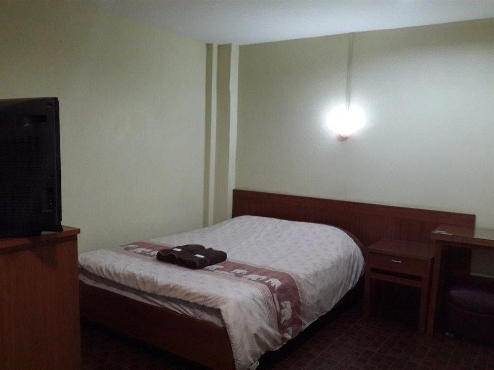 Orchid Place Банкок Екстериор снимка